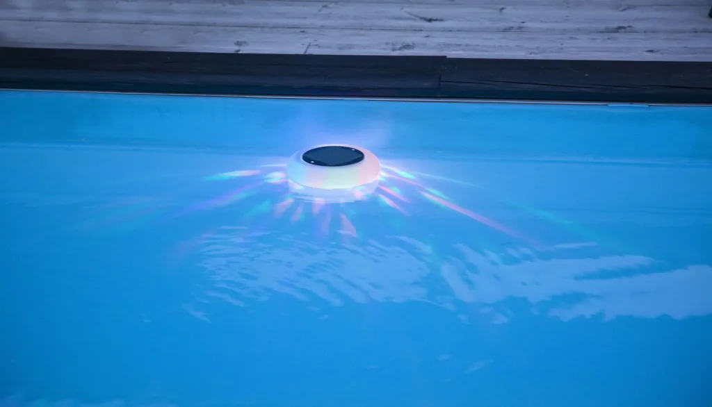 Solar LED pool light