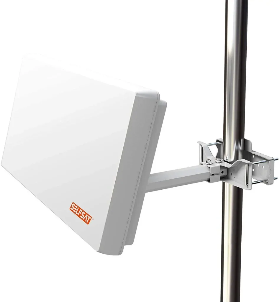 Sat flat antenna with twin LNB