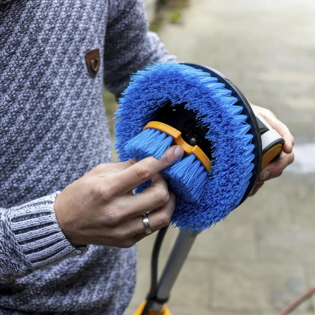 Machine à récurer Twin Brush 18V sans batterie ni chargeur