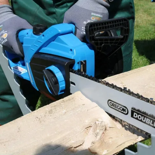 Chainsaw 2200W with universal branch saw