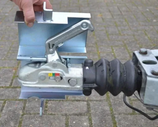 Anti-theft device, foldable for trailers with disc lock